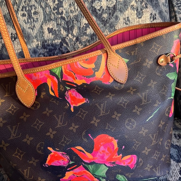 Louis Vuitton Roses Neverfull MM - Picture 13 of 16